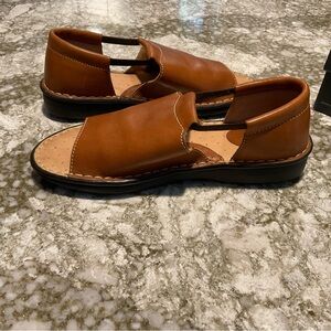 BORN ladies leather sandals, size 10/42